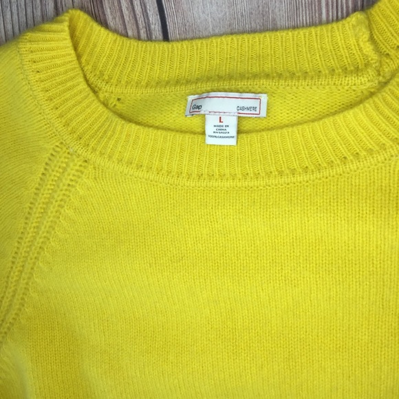 GAP 100% Cashmere Sweater Yellow Gold Lg/Med - Picture 2 of 8